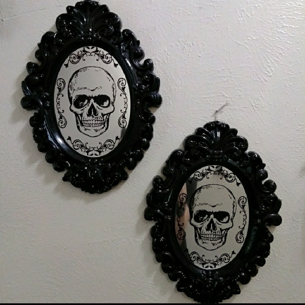 *SOLD*Black Cameo Skull Mirror Set